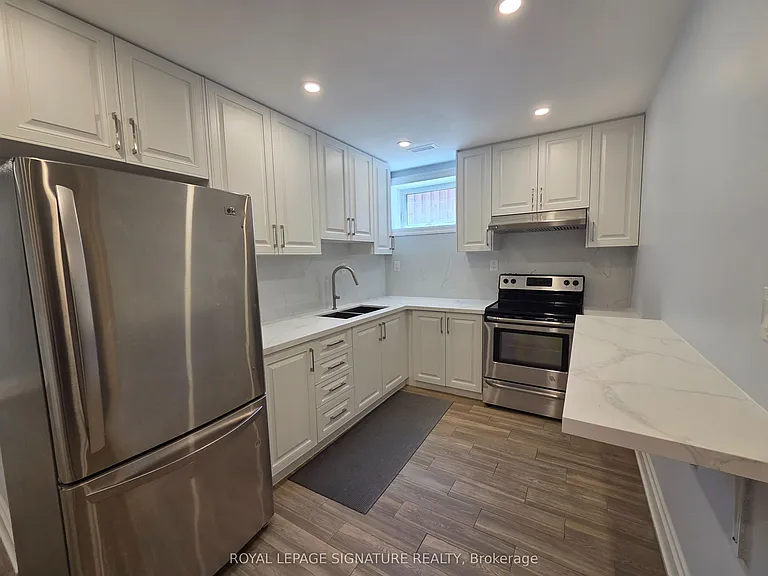 33 Ingleside Dr #LOWER — Photo 8