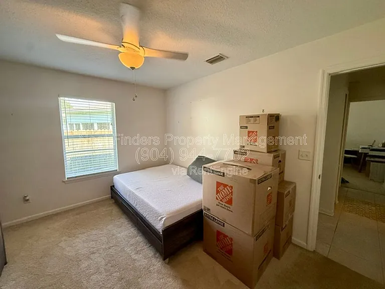 801 Derby Ln — Photo 18