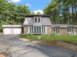36 Spruce Ridge Dr, Glocester, RI 02814