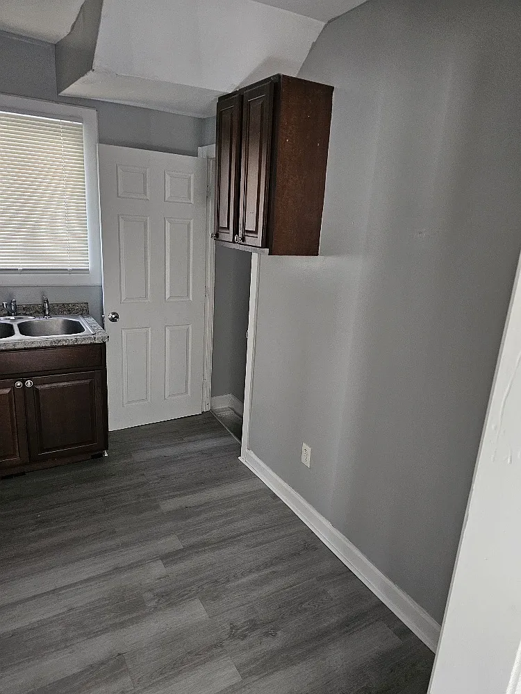 3 bed, 1200 sqft, $1,200 — Photo 3