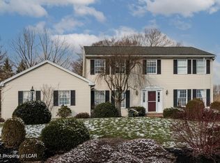 24 Kimberly Dr, Dallas, PA 18612