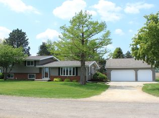 12759 Coleta Rd, Sterling, IL 61081