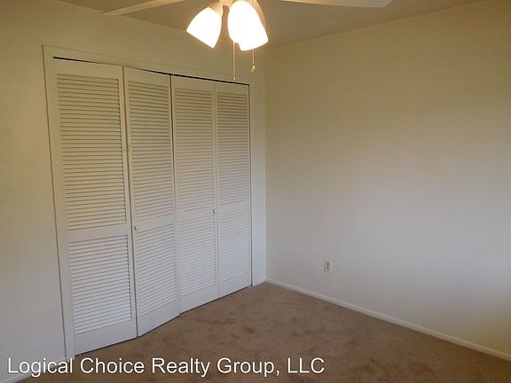 5th image of 930 SW 47th Ter APT 5