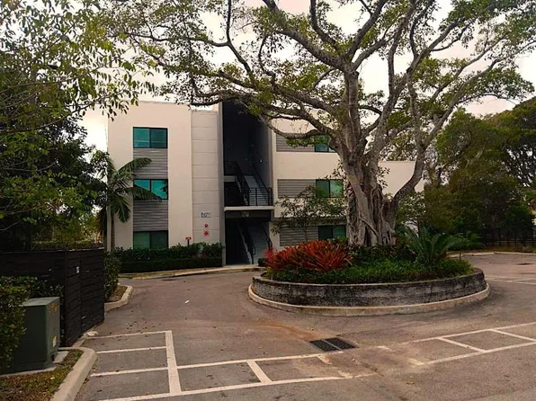 3050 NW 68th St Unit 1302, Fort Lauderdale, FL 33309