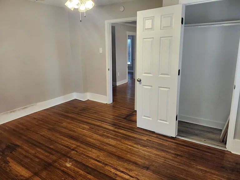 311 E Narroway — Photo 11