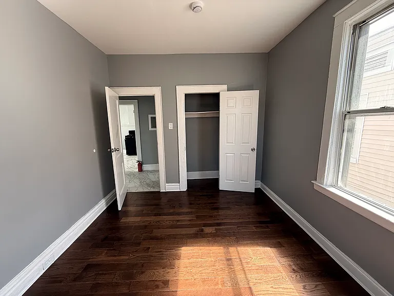 31 Aldine St #2 — Photo 8