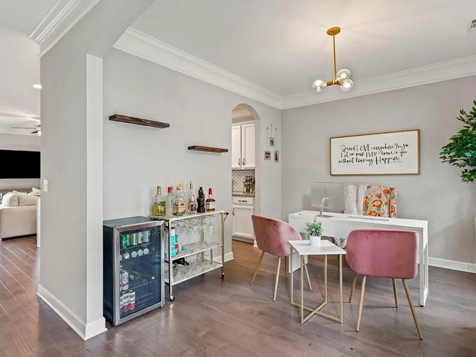 222 Walden Village Ln