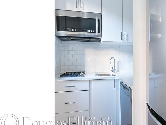 5th image of 81 Irving Pl APT 5H