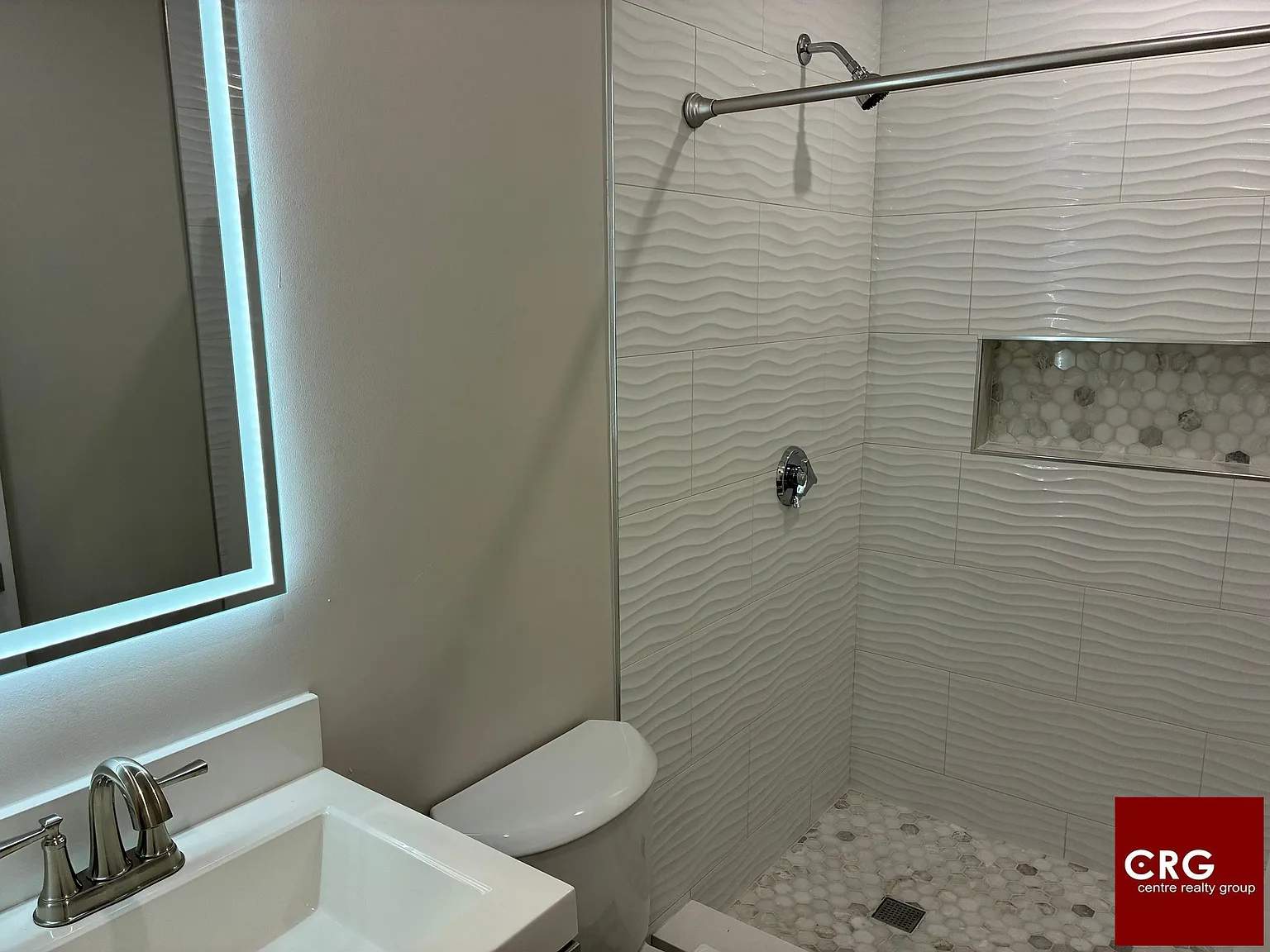 3 bed, 1.0 bath, $3,600 — Photo 3