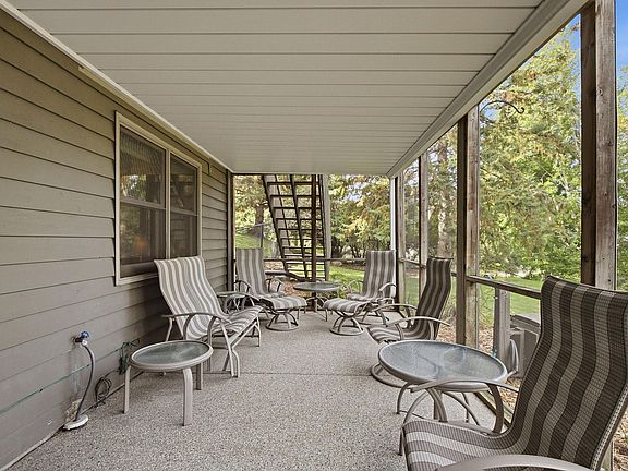 2nd image of 1533 Wexford Ct