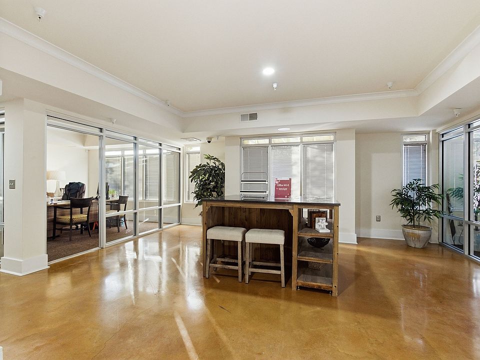 Leasing Office