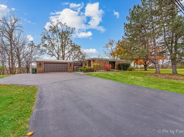 1515 E Main Street Rd, Cary, IL 60013