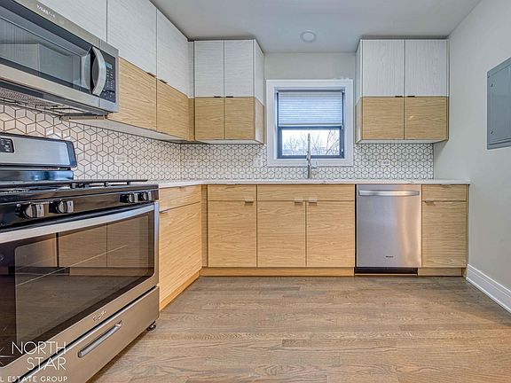 2nd image of 5710 N Hermitage Ave #1