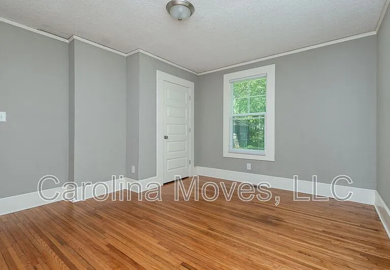 306 Powell St — Photo 15