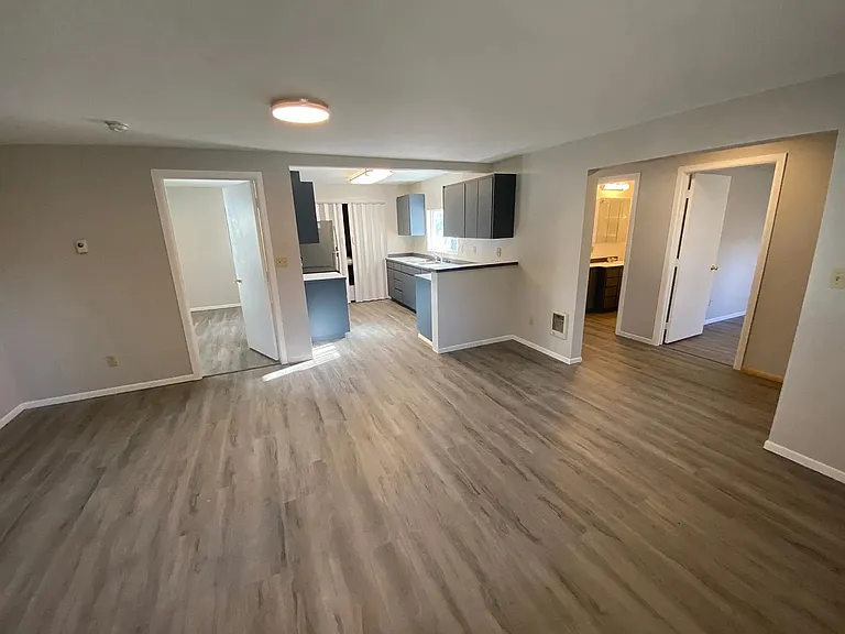 506 N Sampson St — Photo 12