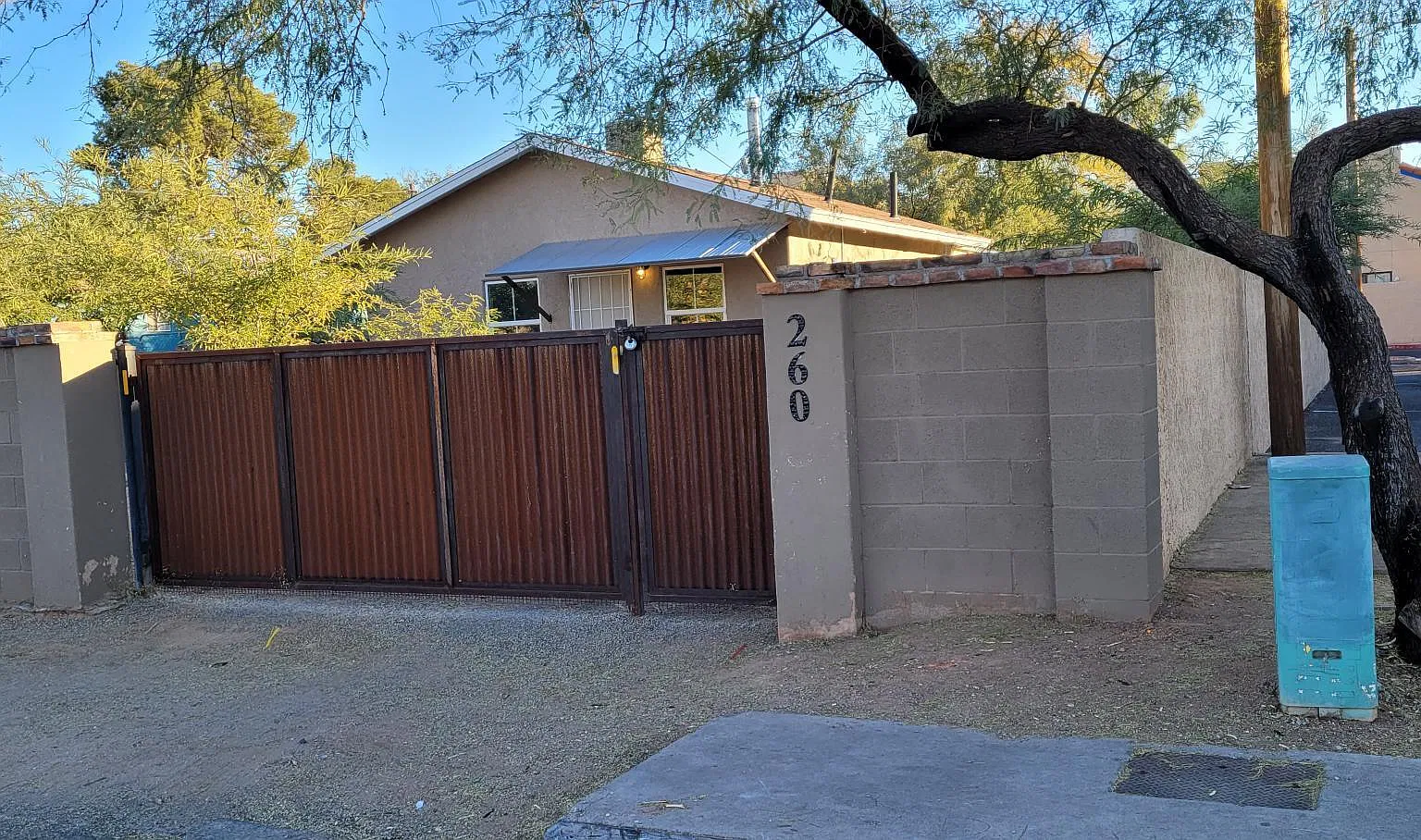 2 bed, 1.0 bath, 700 sqft, $1,275 — Photo 2