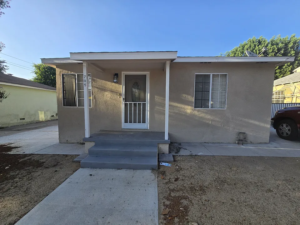 705 W Colorado Blvd #1