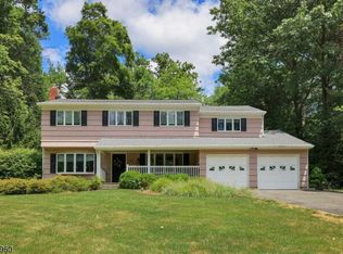 124 Lawrence Dr, Berkeley Heights, NJ 07922