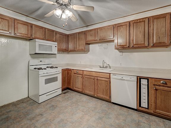 3rd image of 601 N Ball St