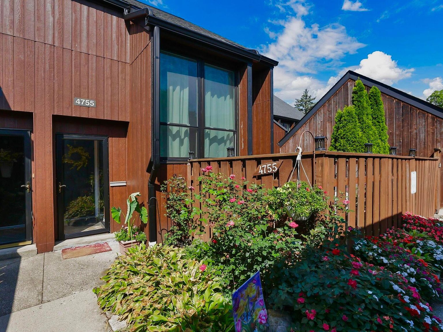 4755 Crazy Horse Ln #6