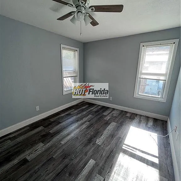243 N Commerce Ave — Photo 4