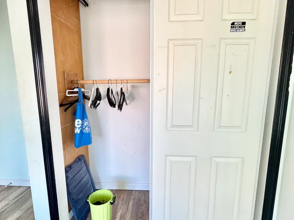 2071 Haring Street image 24 of 25