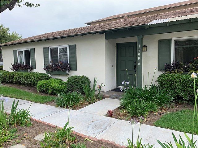 Front of unit (photo 2)