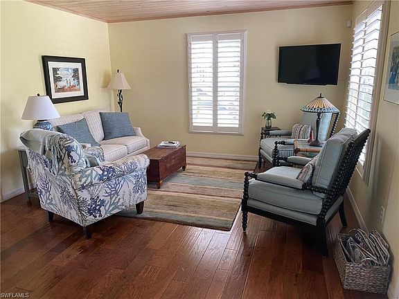 3rd image of 7487 Georgiana Dr