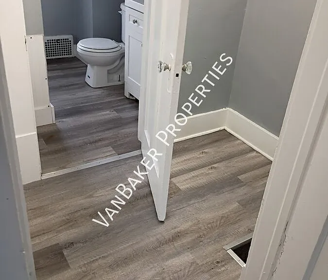 268 E Emerling Ave — Photo 6