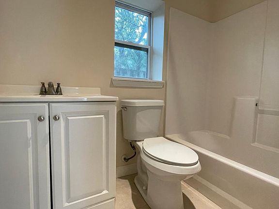 4th image of 416 21st St #1