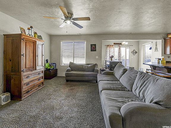 3rd image of 2142 W Foxwood St