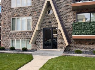 11230 Moraine Dr #1S, Palos Hills, IL 60465