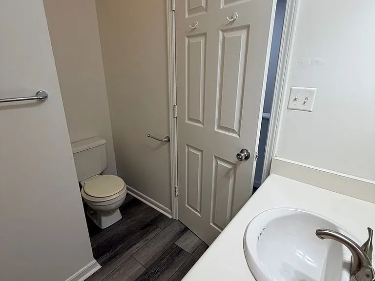 442 Stanley Ave — Photo 16