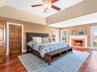 5N954 E Ridgewood Dr, St Charles, IL 60175