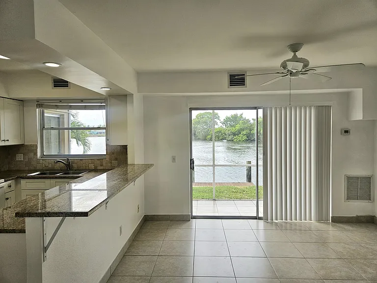 630 Southwind Cir #8 — Photo 3