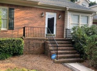 1716 Polo Oaks Ct, Winston Salem, NC 27106