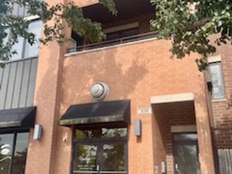 2128 W Van Buren St #2 — Photo 1