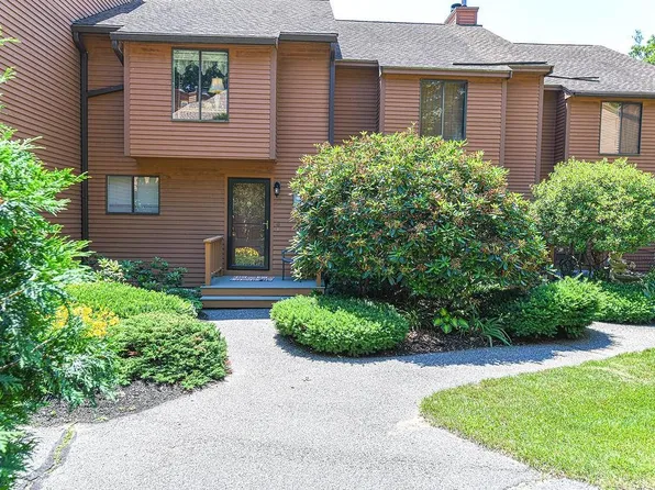 101 Dunvegan Woods Drive, Hampton, NH 03842