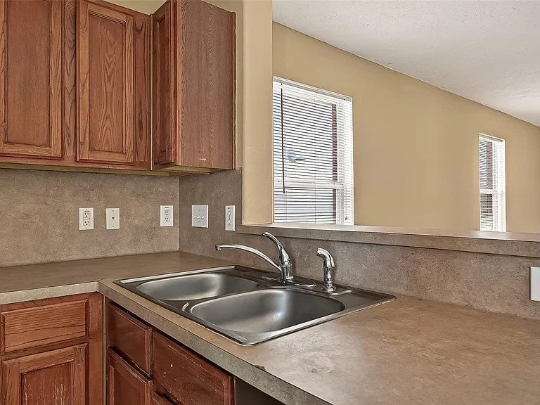 827 Royal George Ln — Photo 16