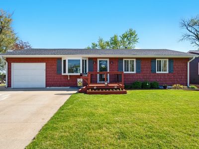 4621 Midway Dr NW, Cedar Rapids, IA, 52405