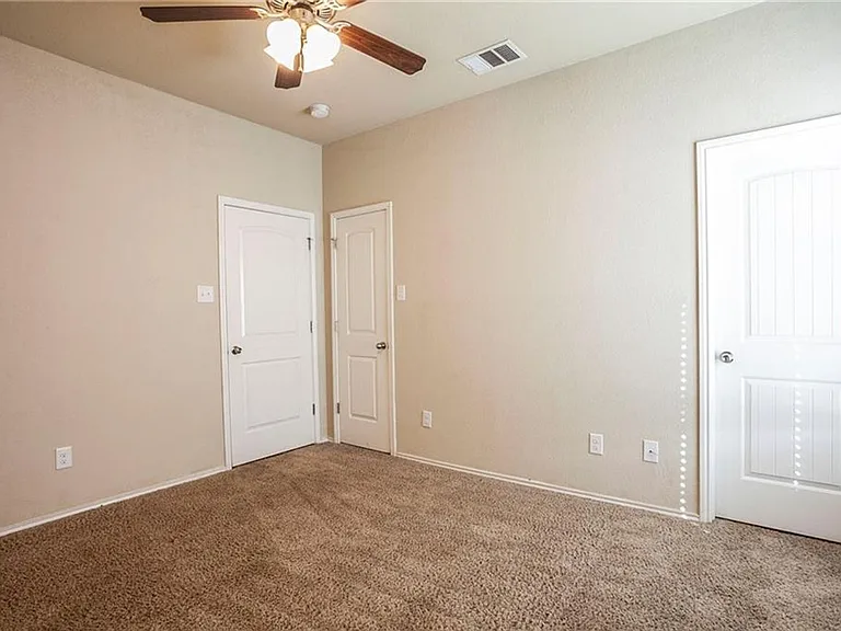 323 French Ave — Photo 5