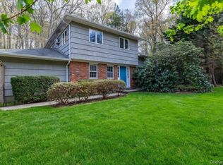 300 E Main Street, Centerport, NY 11721