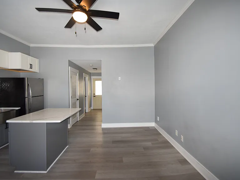 102 S Greenwood St #B — Photo 13