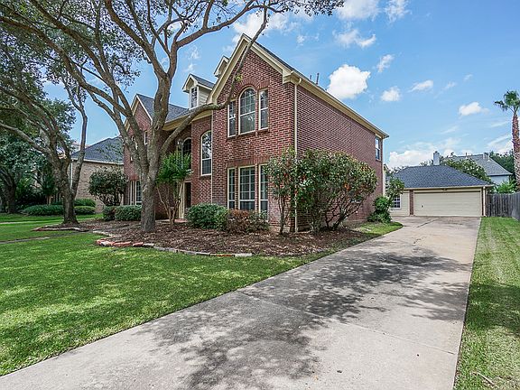 3rd image of 2106 Spanish Forest Ln