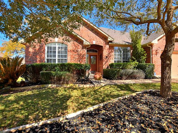 3rd image of 3249 Goldenoak Cir