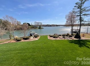 5231 Peninsula Dr, Granite Falls, NC 28630