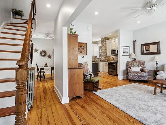 3rd image of 85 Lake St