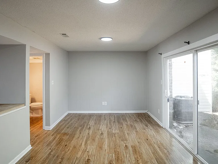 2398 Winston Way — Photo 20