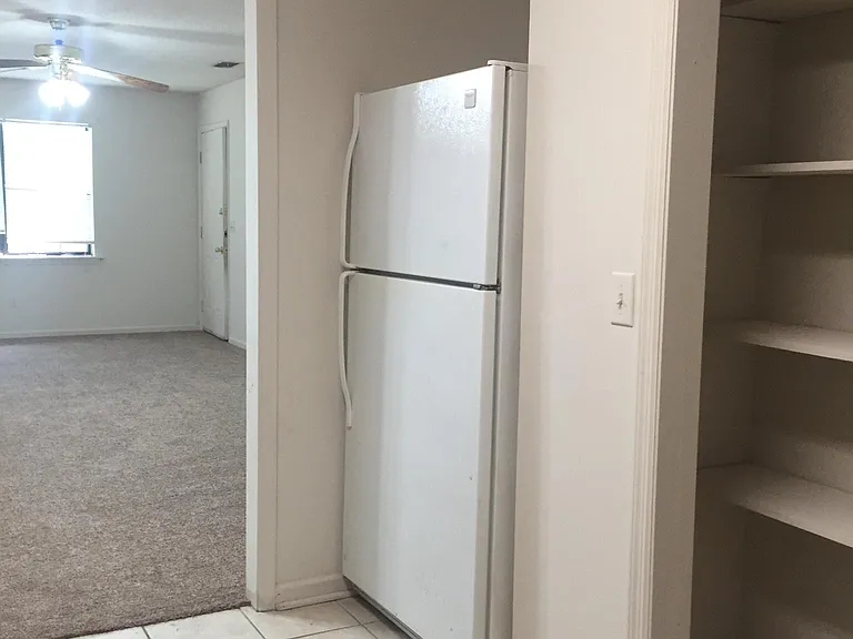 105 Princess Ln #B — Photo 10