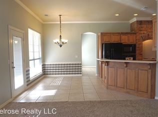 3208 Amberwood Ct, Edmond, OK 73003